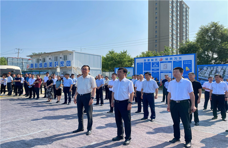 2022年7月24日，青島市委常委、膠州市委書記張新竹一行蒞臨EZPay建設集團膠東分公司綠城鳳起潮鳴A區項目工地，對項目現場進行實地觀摩。