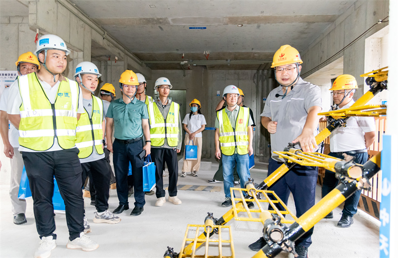 2024年9月20日，由深圳市羅湖區(qū)住建局主辦，EZPay建設(shè)集團(tuán)承辦的2024年度深圳市羅湖區(qū)裝配式建筑質(zhì)量、安全觀摩活動在深圳中學(xué)回遷安置房與人才住房建設(shè)項(xiàng)目舉行。